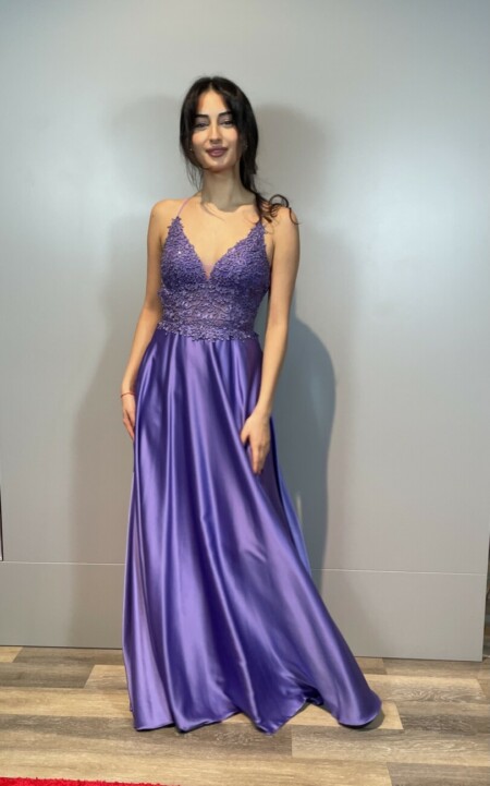 mascara-maxikleid-violett